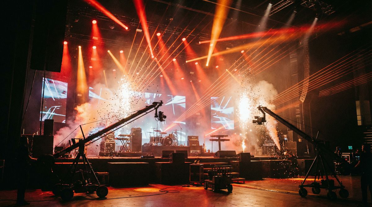 51动漫推荐：演唱会舞台MV